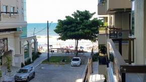 Apto em prédio frente mar, Meia Praia Itapema, 3 dorm, conforto para 8 pessoas